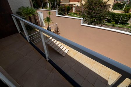 Casa à venda com 288m², 4 quartos e 4 vagasVaranda Quarto 2