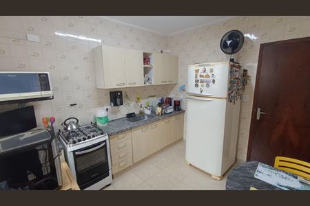 Casa à venda com 194m², 4 quartos e 4 vagas