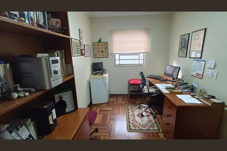 Casa à venda com 194m², 4 quartos e 4 vagas