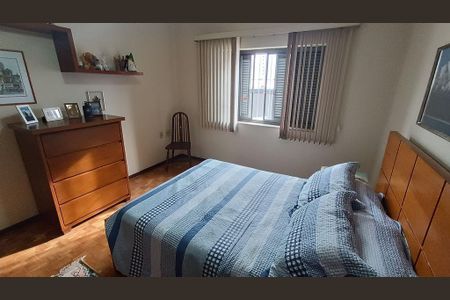 Casa à venda com 194m², 4 quartos e 4 vagas