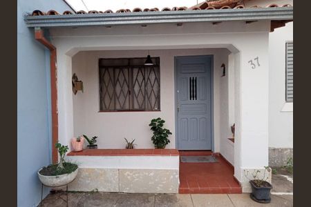 Casa à venda com 109m², 2 quartos e 4 vagas