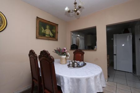 Casa para alugar com 270m², 2 quartos e 3 vagasSala