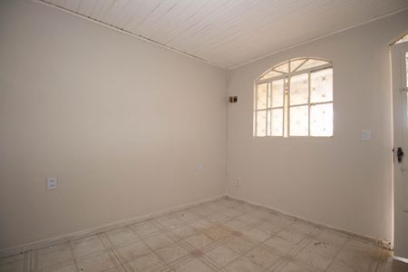 Sala de casa para alugar com 3 quartos, 113m² em Qr 516, Brasília
