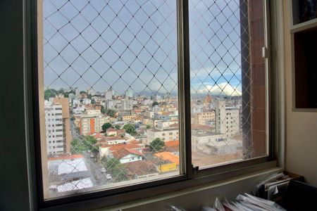 Apartamento à venda com 81m², 3 quartos e 2 vagas Apartamento à venda com 81m², 3 quartos e 2 vagasQuarto 2 - Janela