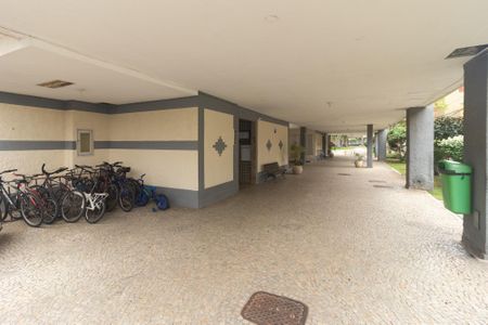 Apartamento para alugar com 68m², 2 quartos e 1 vaga Apartamento para alugar com 68m², 2 quartos e 1 vagaÁrea comum - Playground