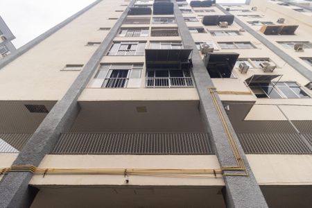 Apartamento para alugar com 68m², 2 quartos e 1 vaga Apartamento para alugar com 68m², 2 quartos e 1 vagaFachada