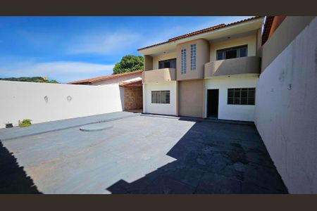 Casa para alugar com 370m², 4 quartos e 5 vagasQuintal