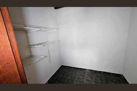 Casa para alugar com 370m², 4 quartos e 5 vagasDespensa