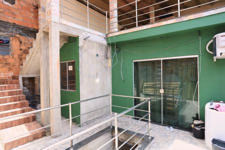 Casa à venda com 120m², 2 quartos e 1 vaga Casa à venda com 120m², 2 quartos e 1 vagaEntrada