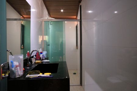 Casa à venda com 120m², 2 quartos e 1 vaga Casa à venda com 120m², 2 quartos e 1 vagaBanheiro