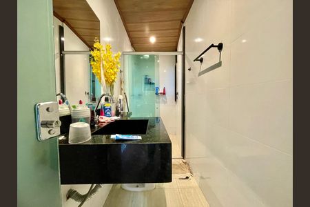 Casa à venda com 120m², 2 quartos e 1 vaga Casa à venda com 120m², 2 quartos e 1 vagaBanheiro
