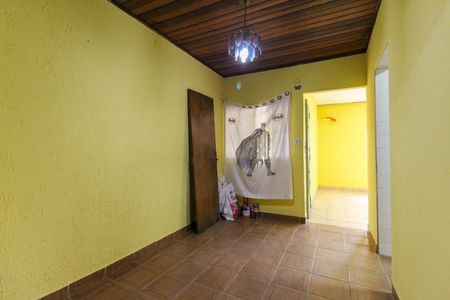 Casa para alugar com 3 quartos, 234m² em Conjunto Residencial José Bonifácio, São Paulo