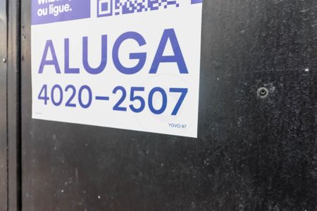 Casa para alugar com 79m², 2 quartos e 1 vagaFachada - Plaquinha