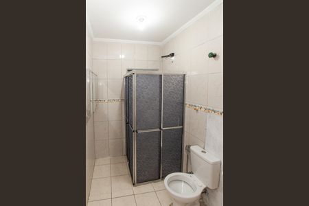 Banheiro de casa para alugar com 1 quarto, 45m² em Vila Nivi, São Paulo