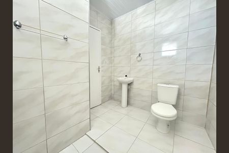 Banheiro  de casa para alugar com 1 quarto, 50m² em Monte Cristo, Florianópolis