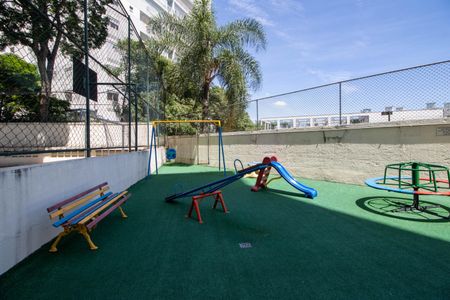 Apartamento à venda com 105m², 3 quartos e 2 vagasÁrea comum - Playground