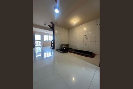 Cozinha  de casa de condomínio para alugar com 2 quartos, 76m² em Sarandi, Porto Alegre