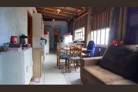 Sala  de casa à venda com 2 quartos, 82m² em Vila Nova, Porto Alegre