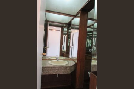 Apartamento para alugar com 210m², 4 quartos e 4 vagasBanheiro