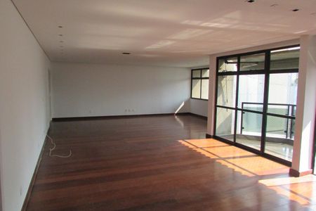 Apartamento para alugar com 210m², 4 quartos e 4 vagasSala