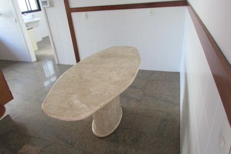 Apartamento para alugar com 210m², 4 quartos e 4 vagasCozinha