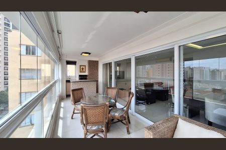 Apartamento à venda com 140m², 3 quartos e 3 vagasVaranda