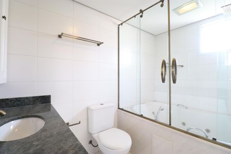 Apartamento à venda com 140m², 3 quartos e 3 vagasBanheiro da Suíte 3