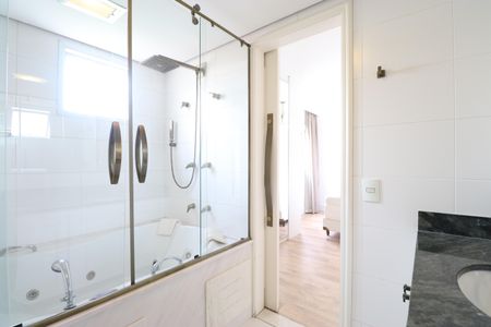 Apartamento à venda com 140m², 3 quartos e 3 vagasBanheiro da Suíte 3