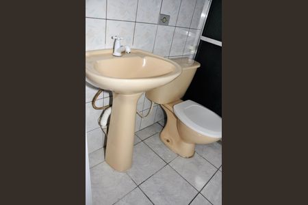 Casa para alugar com 31m², 1 quarto e sem vaga Casa para alugar com 31m², 1 quarto e sem vagaDetalhe - Banheiro Social