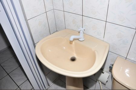Casa para alugar com 31m², 1 quarto e sem vaga Casa para alugar com 31m², 1 quarto e sem vagaDetalhe - Banheiro Social