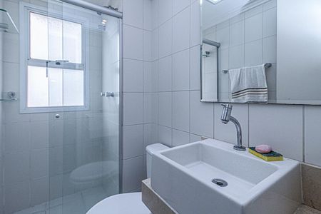 Apartamento para alugar com 62m², 2 quartos e 1 vagabanheiro social_1