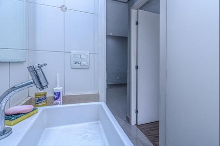 Apartamento para alugar com 62m², 2 quartos e 1 vagabanheiro social_4