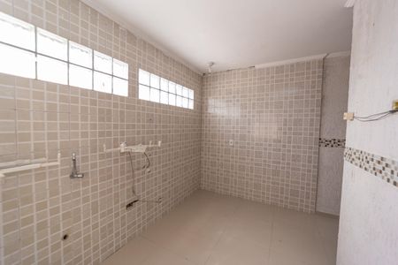 Casa à venda com 230m², 4 quartos e 4 vagas Casa à venda com 230m², 4 quartos e 4 vagasFundos Quarto 4