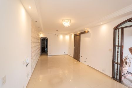 Casa à venda com 230m², 4 quartos e 4 vagas Casa à venda com 230m², 4 quartos e 4 vagasSala