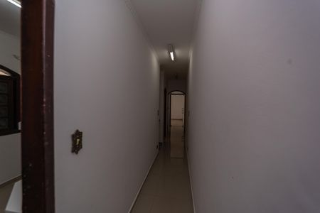 Casa à venda com 230m², 4 quartos e 4 vagas Casa à venda com 230m², 4 quartos e 4 vagasCorredor