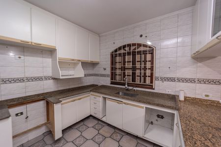 Casa à venda com 230m², 4 quartos e 4 vagas Casa à venda com 230m², 4 quartos e 4 vagasCozinha