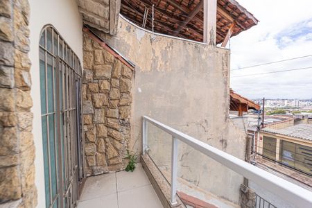 Casa à venda com 230m², 4 quartos e 4 vagas Casa à venda com 230m², 4 quartos e 4 vagasVaranda do Quarto 1