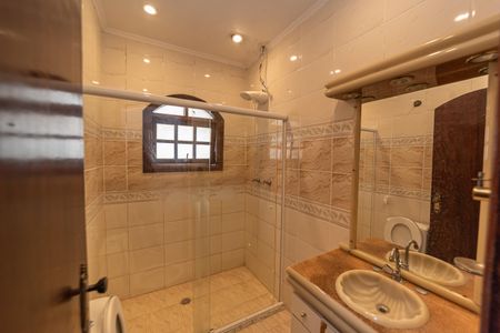 Casa à venda com 230m², 4 quartos e 4 vagas Casa à venda com 230m², 4 quartos e 4 vagasBanheiro