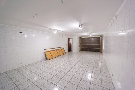 Casa à venda com 230m², 4 quartos e 4 vagas Casa à venda com 230m², 4 quartos e 4 vagasGaragem