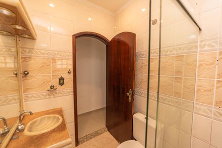 Casa à venda com 230m², 4 quartos e 4 vagas Casa à venda com 230m², 4 quartos e 4 vagasBanheiro