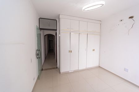 Casa à venda com 230m², 4 quartos e 4 vagas Casa à venda com 230m², 4 quartos e 4 vagasQuarto 1