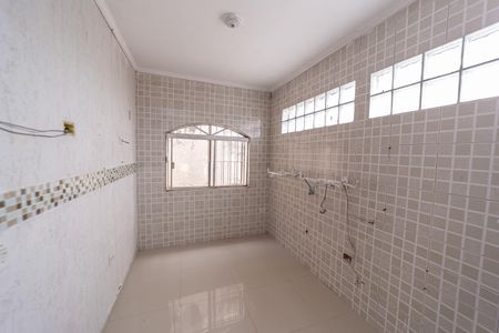 Casa à venda com 230m², 4 quartos e 4 vagas Casa à venda com 230m², 4 quartos e 4 vagasFundos Quarto 4