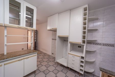 Casa à venda com 230m², 4 quartos e 4 vagas Casa à venda com 230m², 4 quartos e 4 vagasCozinha