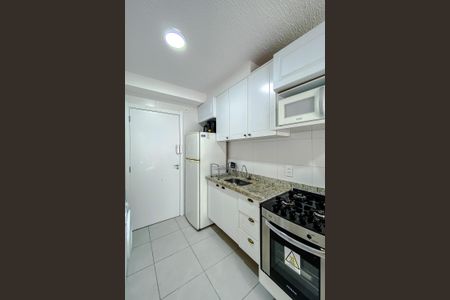 Apartamento à venda com 28m², 1 quarto e sem vaga Apartamento à venda com 28m², 1 quarto e sem vagaCozinha e Área de Serviço