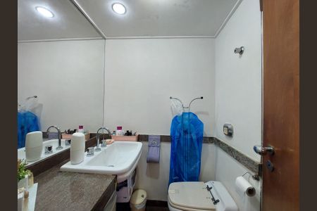 Apartamento à venda com 70m², 3 quartos e 2 vagas Apartamento à venda com 70m², 3 quartos e 2 vagasBanheiro Suíte