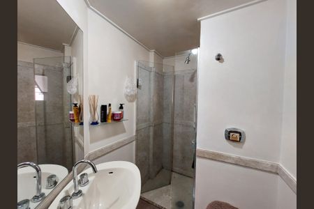Apartamento à venda com 70m², 3 quartos e 2 vagas Apartamento à venda com 70m², 3 quartos e 2 vagasBanheiro Social