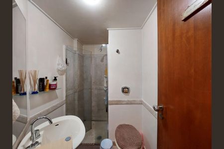 Apartamento à venda com 70m², 3 quartos e 2 vagas Apartamento à venda com 70m², 3 quartos e 2 vagasBanheiro Social
