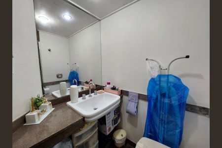 Apartamento à venda com 70m², 3 quartos e 2 vagas Apartamento à venda com 70m², 3 quartos e 2 vagasBanheiro Suíte