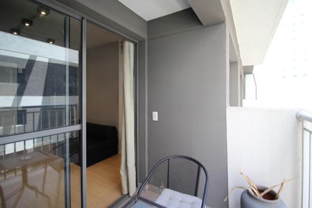 Varanda de kitnet/studio para alugar com 1 quarto, 27m² em Vila Nova Conceição, São Paulo