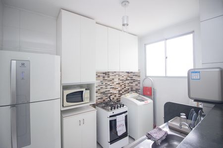 Apartamento à venda com 48m², 2 quartos e 1 vaga Apartamento à venda com 48m², 2 quartos e 1 vagaCozinha e Área de Serviço